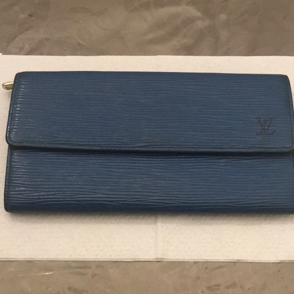 Louis Vuitton Sarah EPI Blue Wallet
